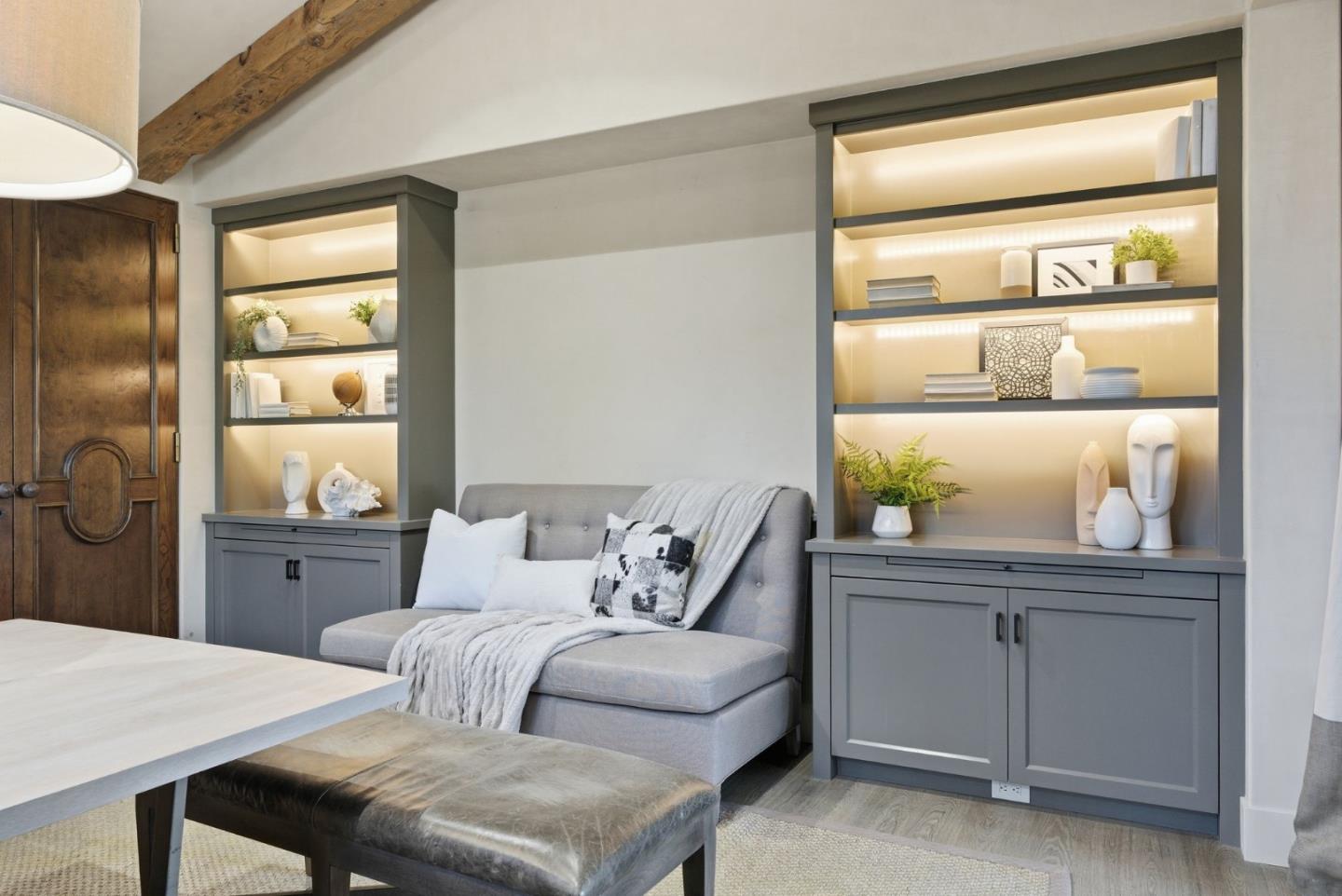 1711 Webster St Palo Alto, CA 94301