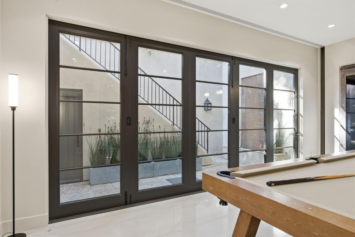 1711 Webster St Palo Alto, CA 94301