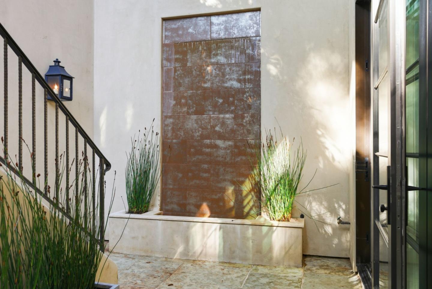 1711 Webster St Palo Alto, CA 94301