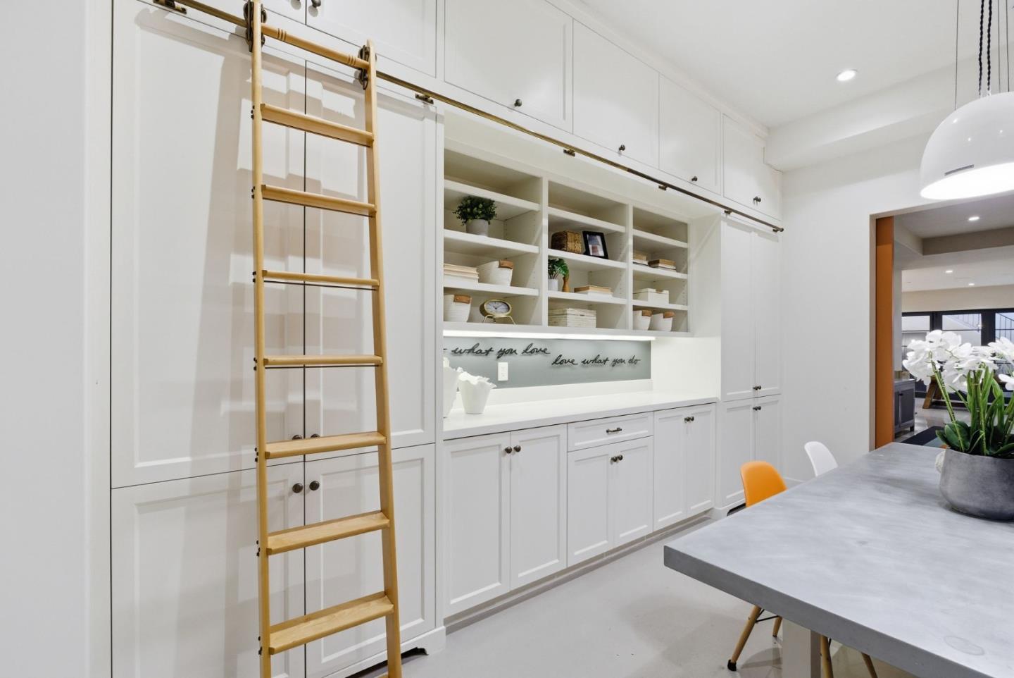 1711 Webster St Palo Alto, CA 94301