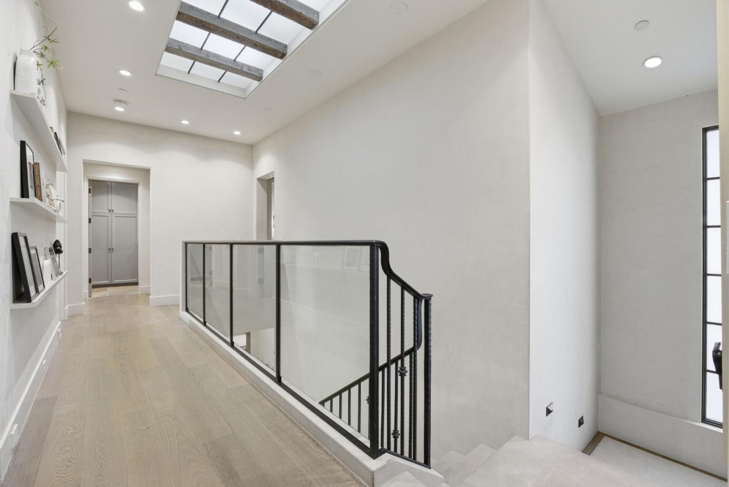 1711 Webster St Palo Alto, CA 94301