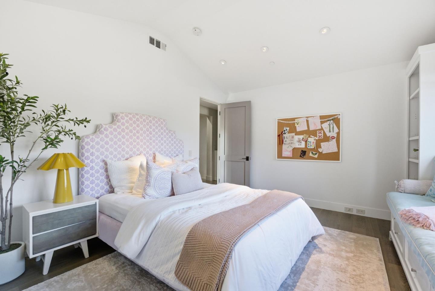 1711 Webster St Palo Alto, CA 94301