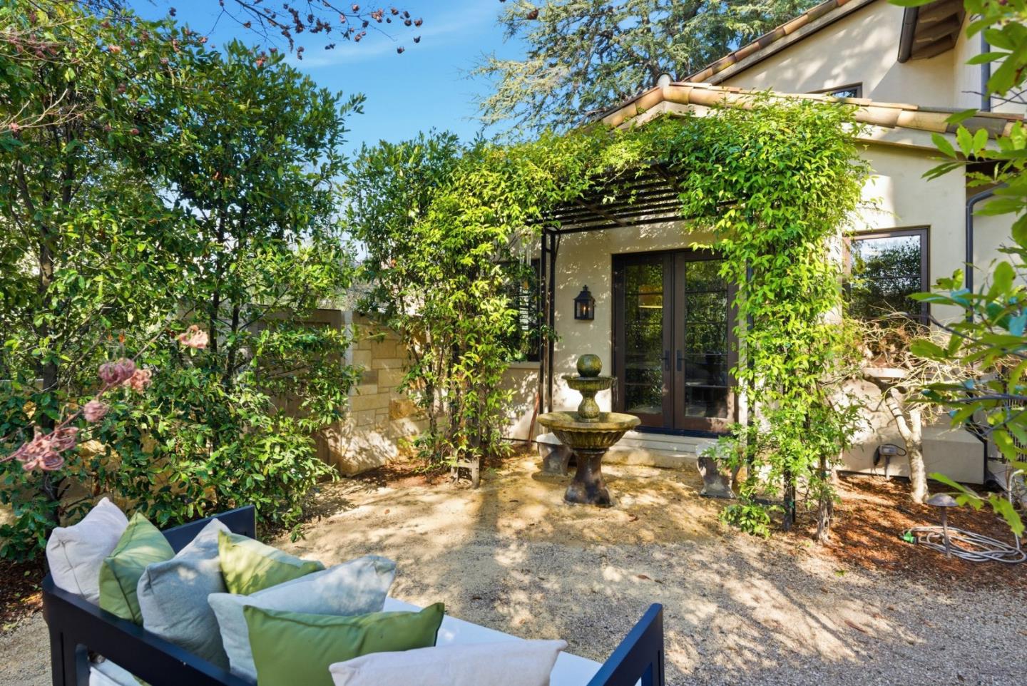 1711 Webster St Palo Alto, CA 94301