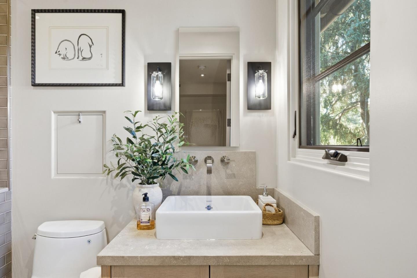 1711 Webster St Palo Alto, CA 94301