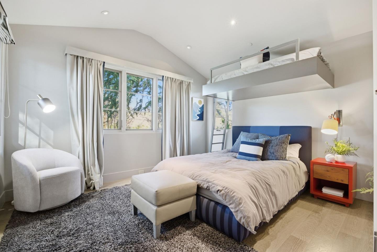 1711 Webster St Palo Alto, CA 94301