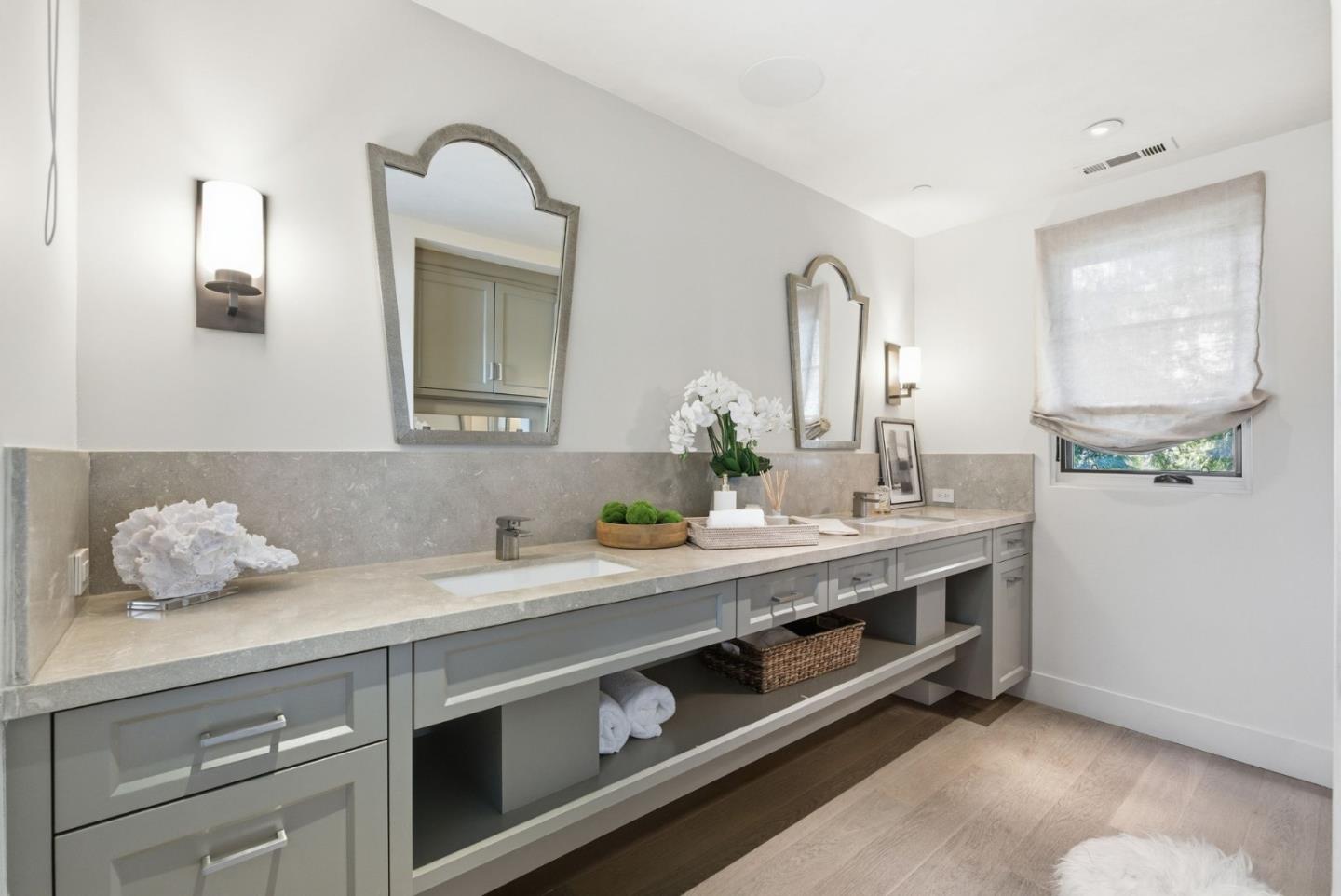 1711 Webster St Palo Alto, CA 94301