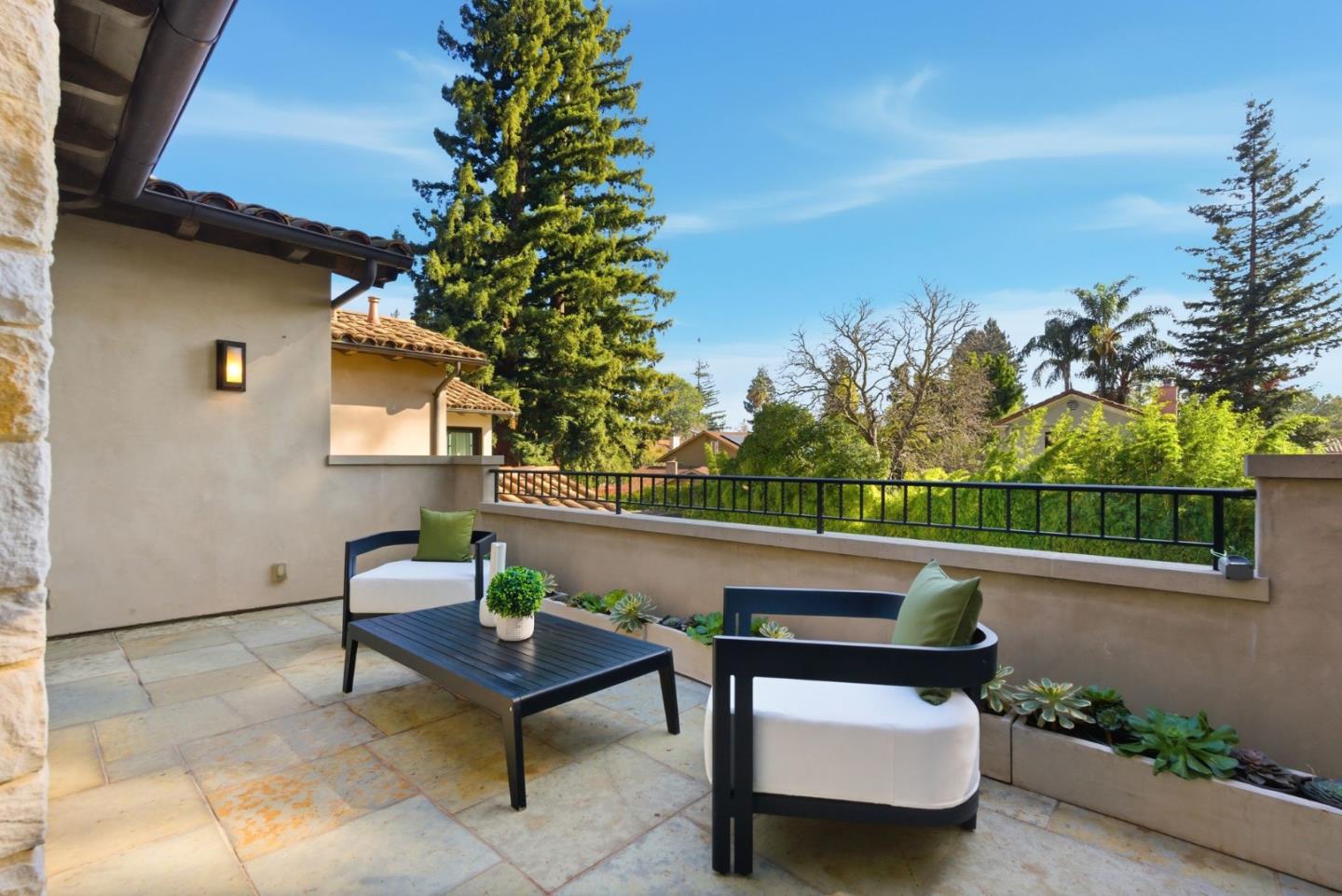 1711 Webster St Palo Alto, CA 94301