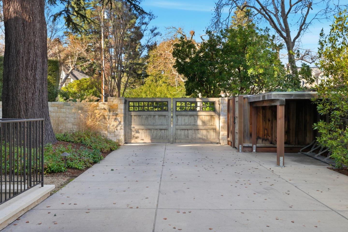 1711 Webster St Palo Alto, CA 94301