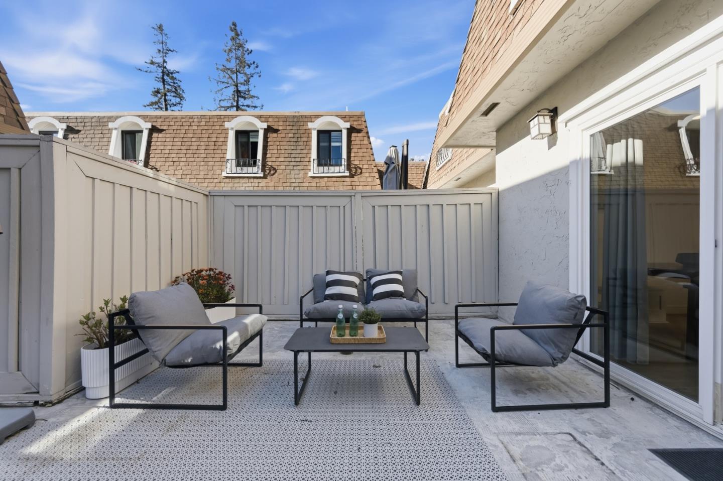 614 Frst Ave Palo Alto, CA 94301