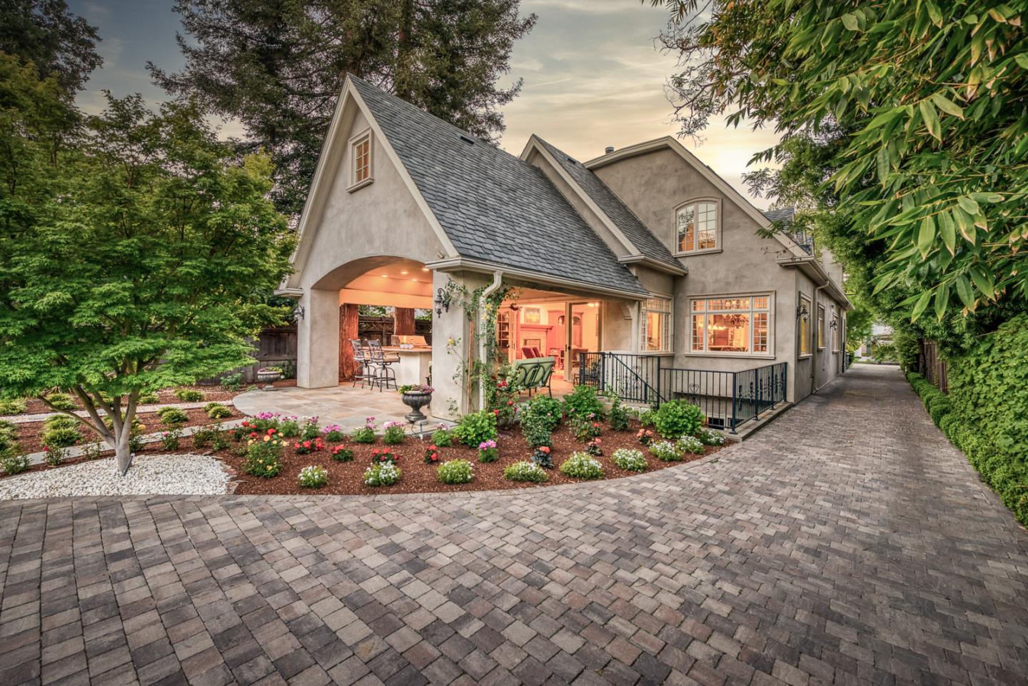 1826 Waverley St Palo Alto, CA 94301