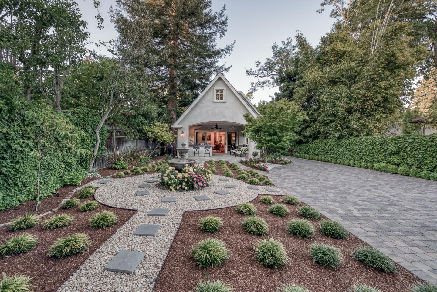 1826 Waverley St Palo Alto, CA 94301