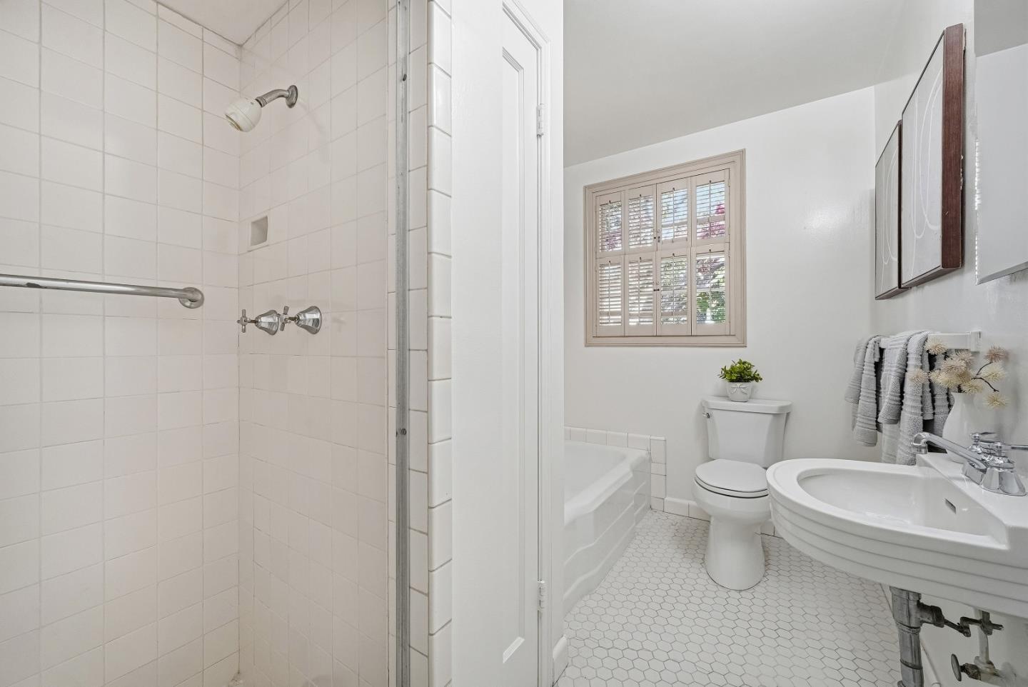 779 Garland Dr PALO ALTO, CA 94303