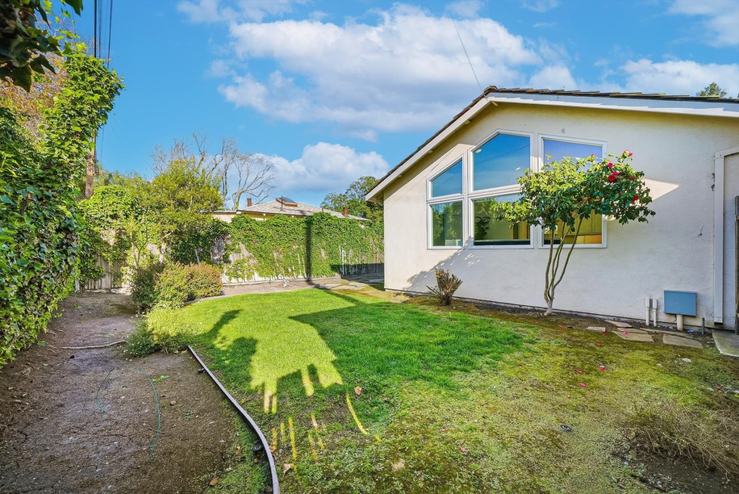 779 Garland Dr PALO ALTO, CA 94303