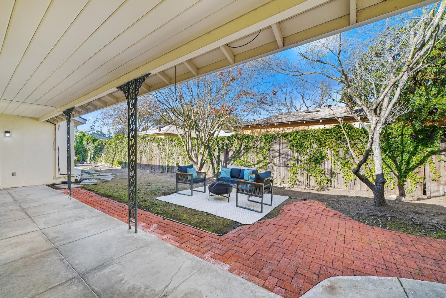 779 Garland Dr PALO ALTO, CA 94303