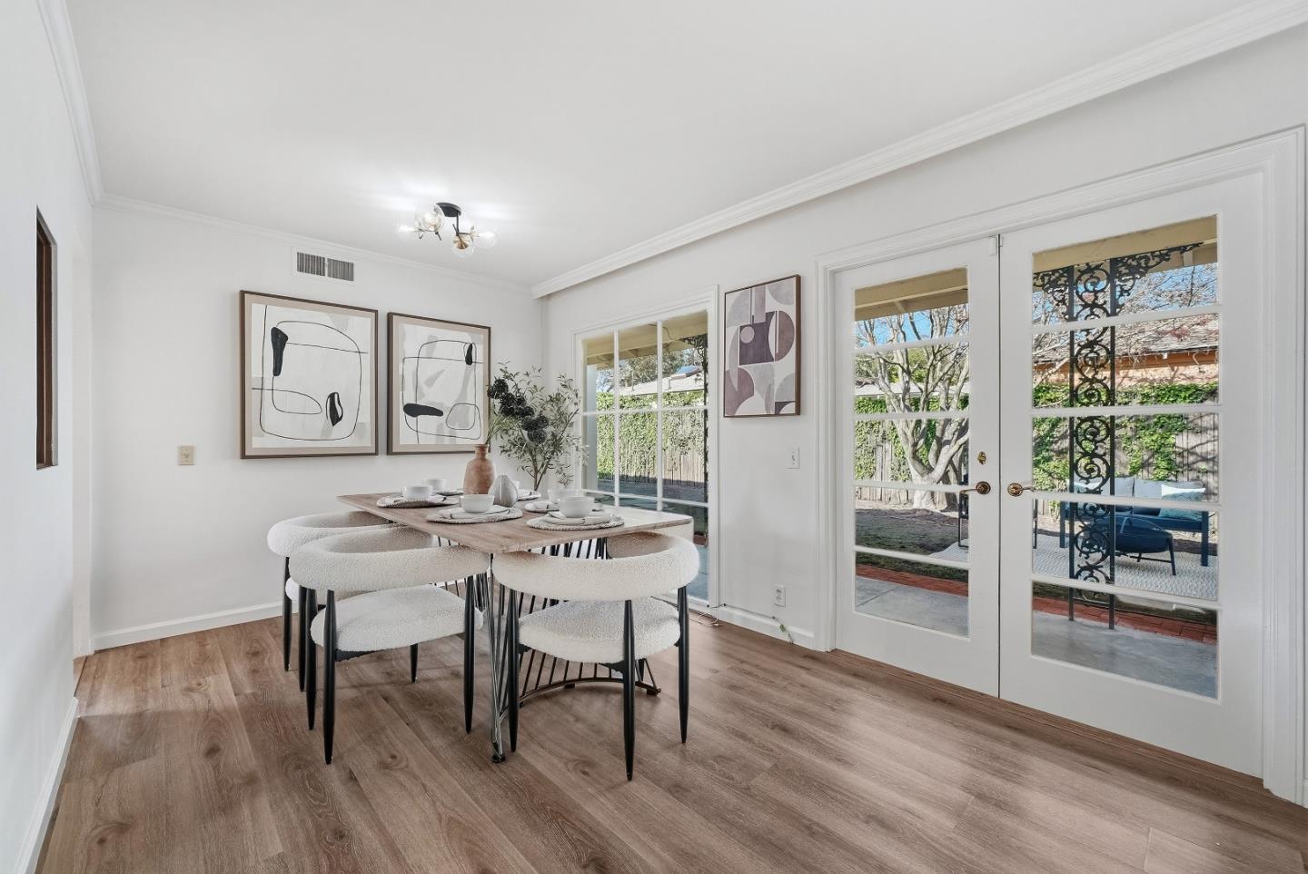 779 Garland Dr PALO ALTO, CA 94303