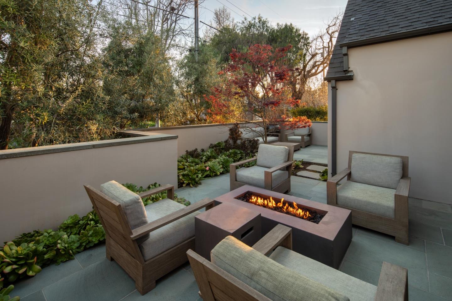 1143 Greenwood Ave PALO ALTO, CA 94301