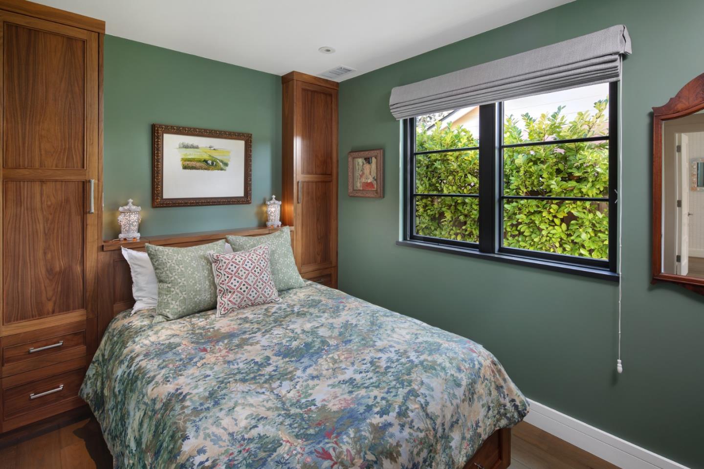 1143 Greenwood Ave PALO ALTO, CA 94301